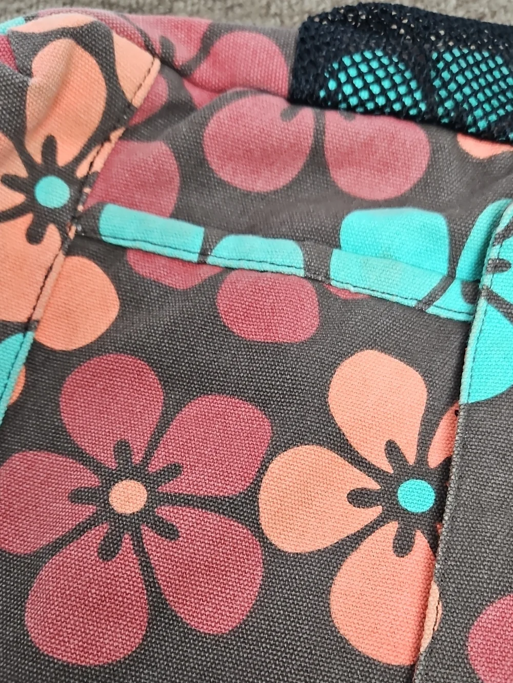 Kavu ShoulderComputer Tote Bag Floral Brown Pattern 13x15 - Picture 7 of 7